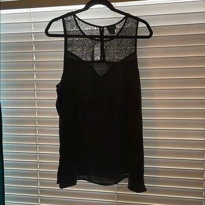 Gorgeous lightweight sexy flowy lace detail blouse